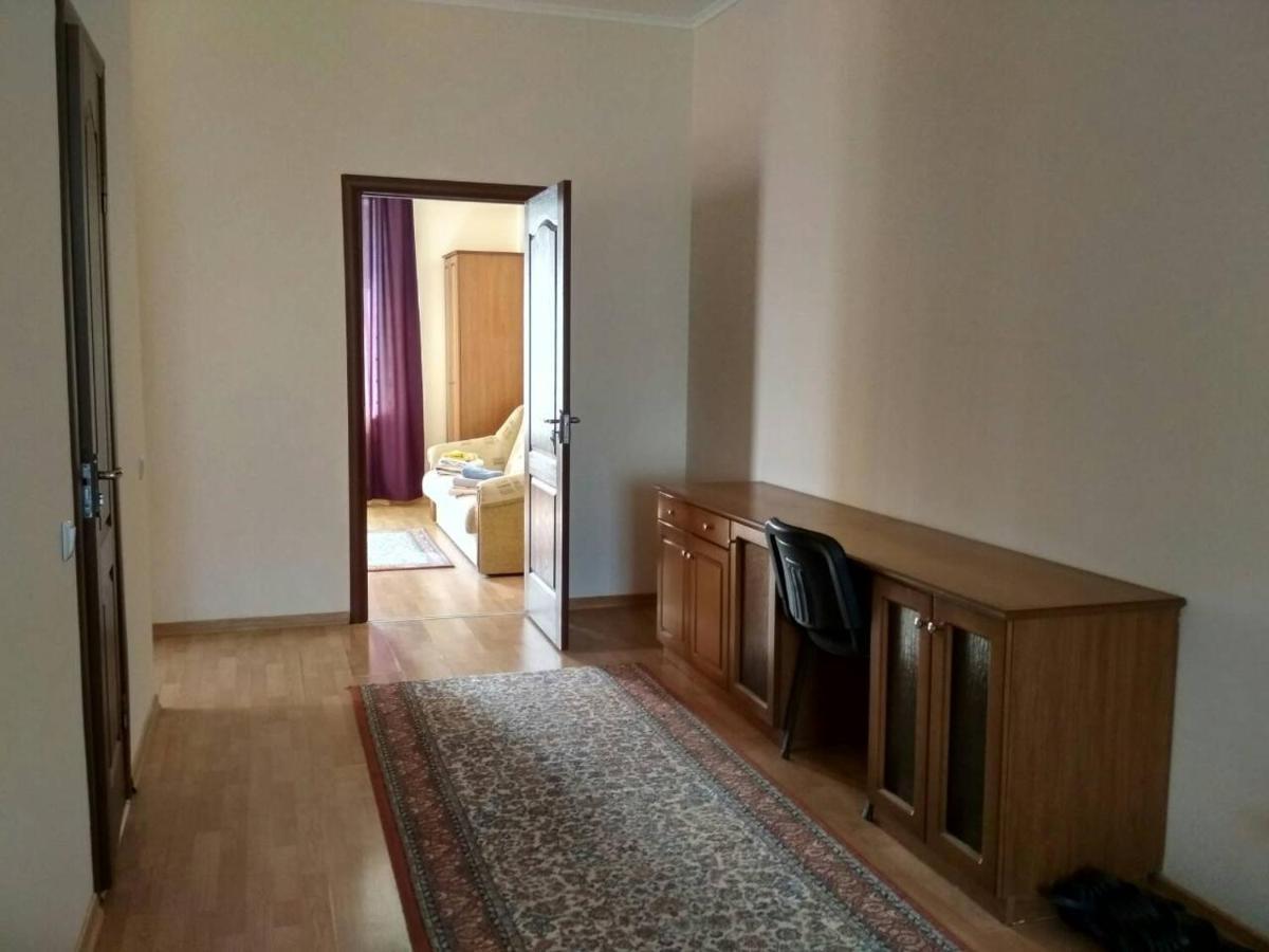 Apartments Domovik Просторная Квартира С Видом На Горы Mukacheve Exterior foto